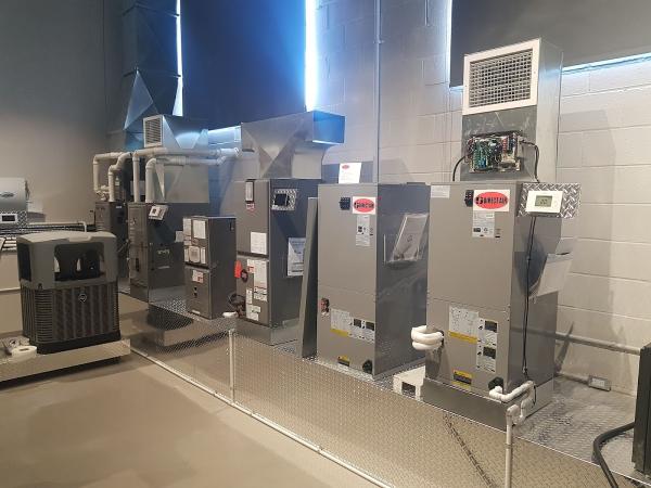 Powrmatic Du Canada Ltd (Succ.montreal et Bureau Chef)