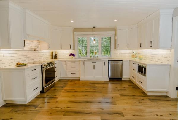 Klyn Kitchens & Cabinets