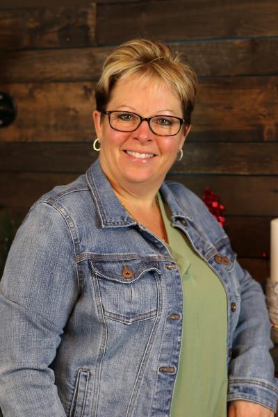 Julie Swayze Sales Rep. Re/Max Escarpment Realty Inc.