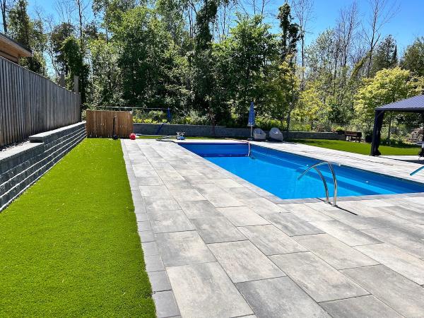 Munro Luxury Pools + Spas
