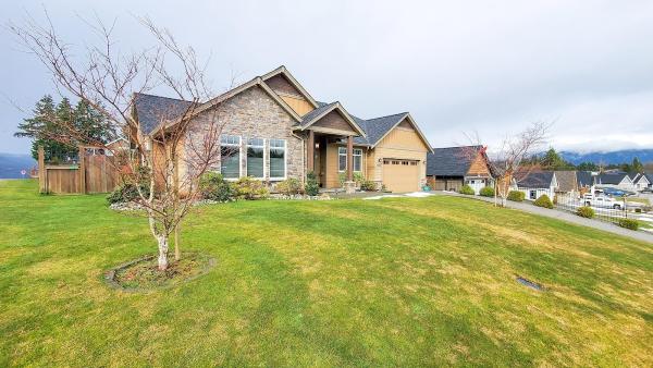 Denaye Melenius Real Estate