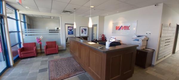 Re/Max Austin Kay Realty & Re/Max Anita Chan Realty