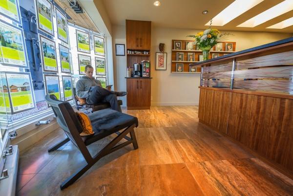 Holmes Realty
