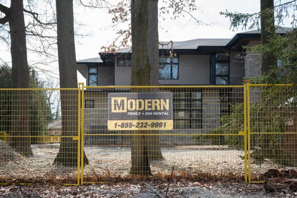 Modern Fence Rental