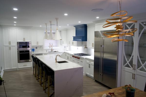 Aura Kitchens & Cabinetry Inc