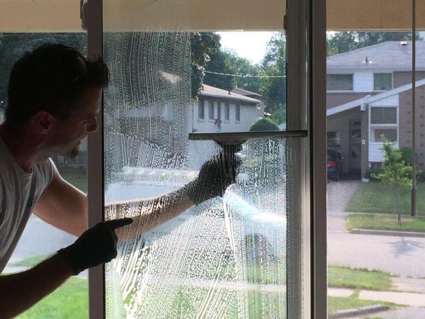 EZ Window Cleaning