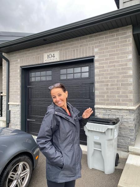 Lisa Bloor Sales Rep.