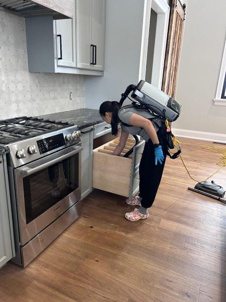 Right Hand Cleaning and Organizing Services