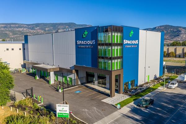 Spacious Storage on Ellis