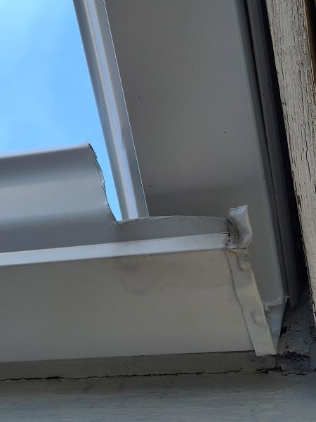 Leo's Custom Eavestrough