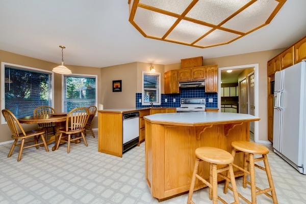 Klyn Kitchens & Cabinets