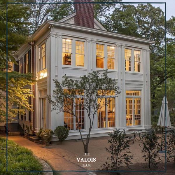 Mat Valois Luxury Real Estate