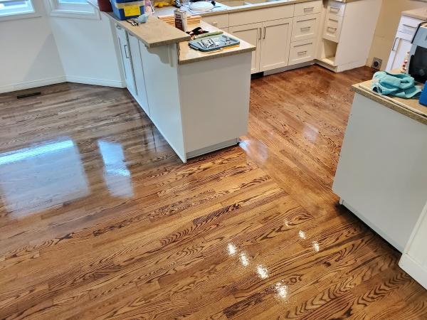 Advantage Hardwood Floor Refinishing