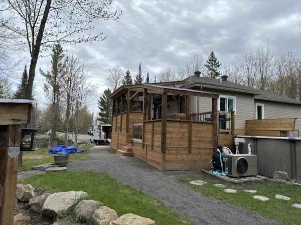 Patio Laurentien Laval