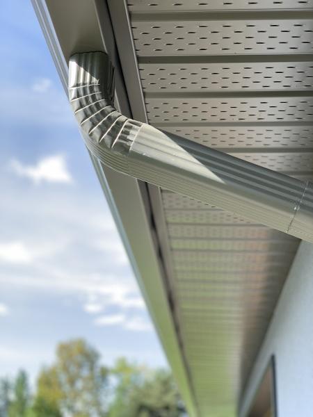 Surroundz Seamless Eavestroughs Inc.
