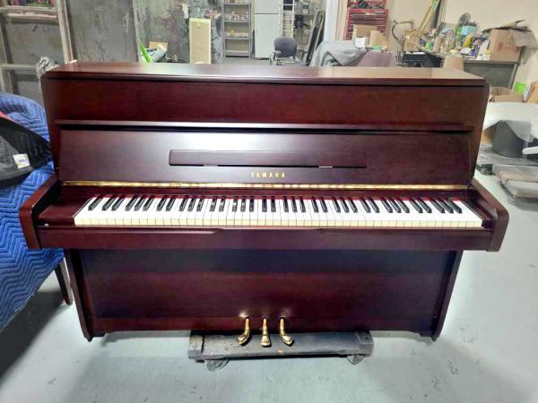 Victor's Pianos & Furniture Refinishing