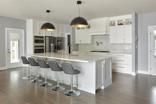Deslaurier Custom Cabinets