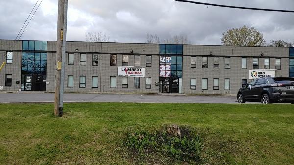 Électricien Alex Lambert