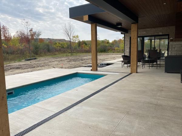 Munro Luxury Pools + Spas