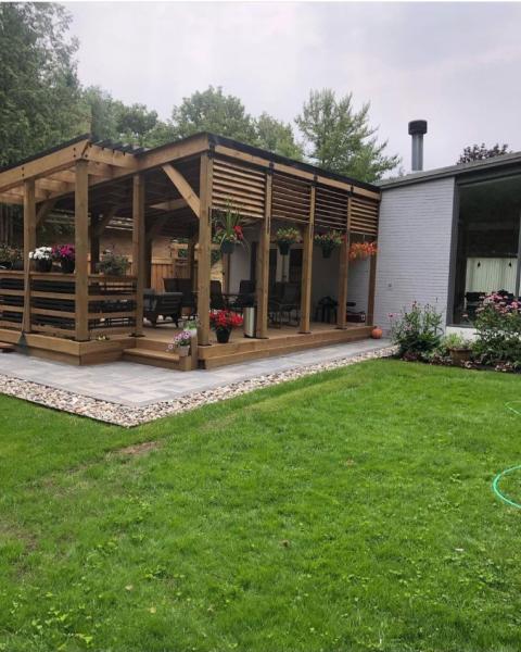 Live Edge Landscaping