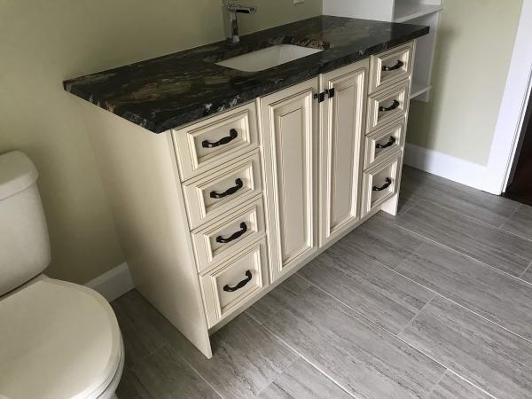 Cabinet Central