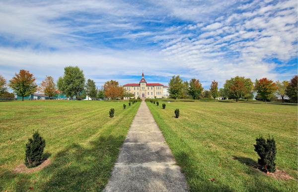 Monique Brouwer Real Estate